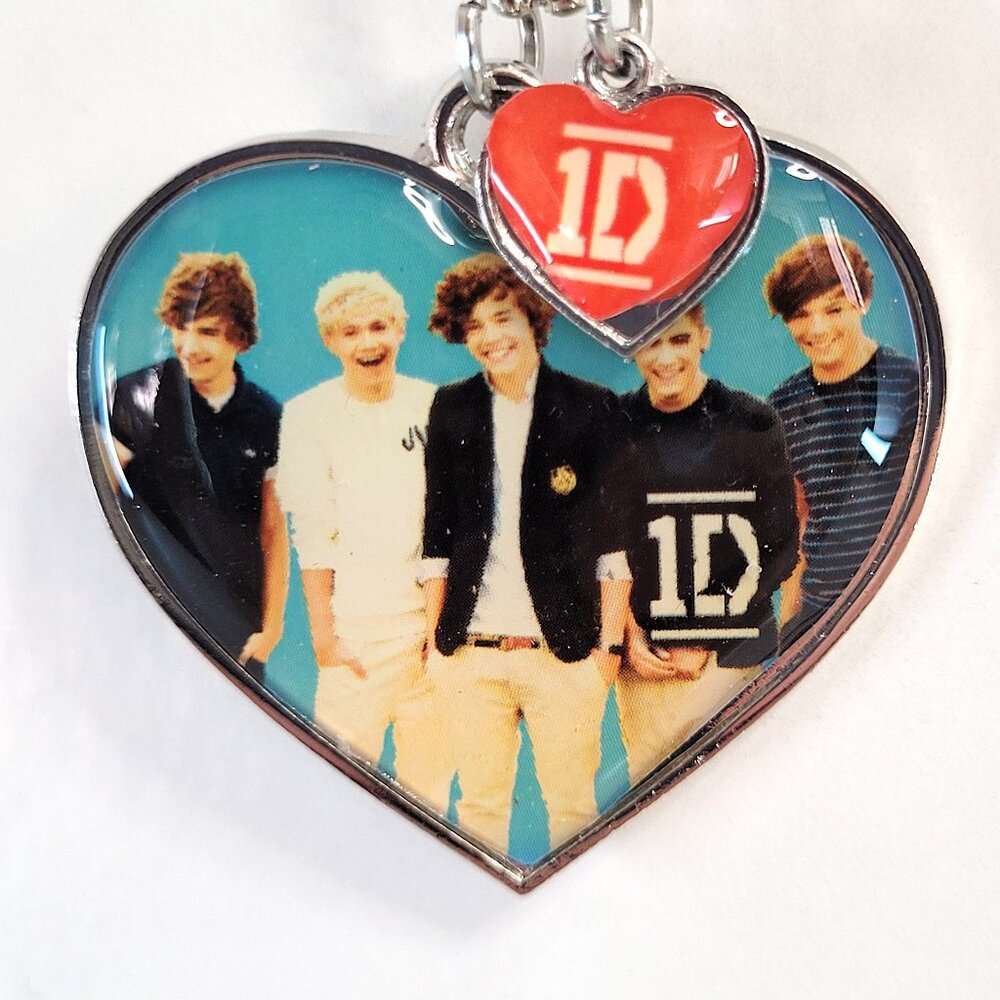 One Direction 1D Heart Pendant Necklace w/ Charm – Official Merch – NEW
